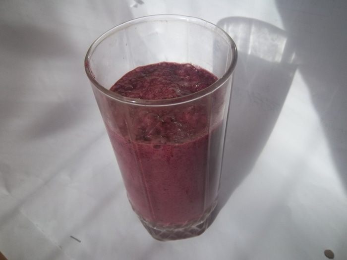 Черничный молочный коктейль