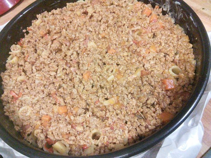 Пирог из ригатони с соусом болоньезе 