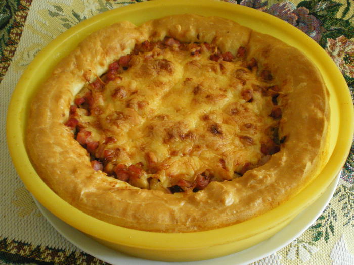 Пирог с ветчиной и сыром из заварного теста