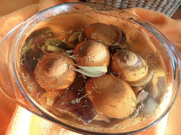 Яйца в легком маринаде