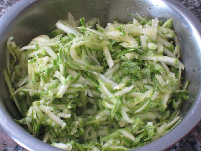  Овощной киш с сыром и цветками цукини 