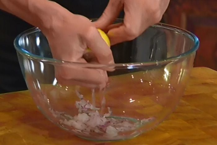 Салат из фасоли с руколой и маковой заправкой 