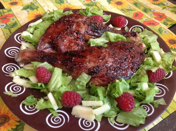 Утиные ножки в малиновой глазури