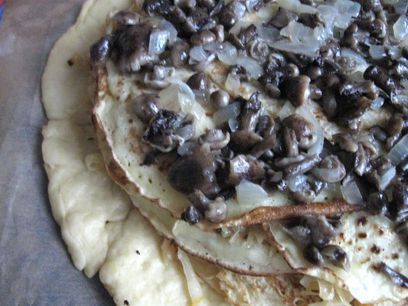  Кулебяка с опятами и капустой