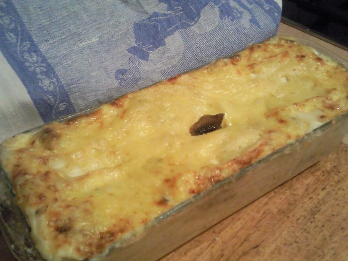 Лазанья с курицей и соусом Бешамель