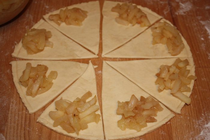 Рогалики с яблочной начинкой