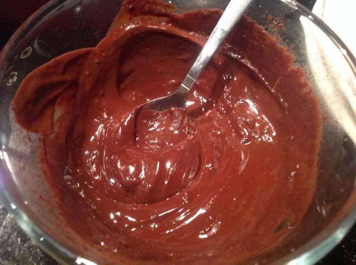 Шоколадный торт с миндалем