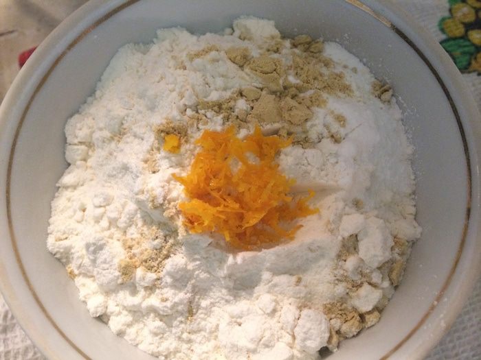 Апельсиново-имбирные капкейки с тыквенным сабайоном