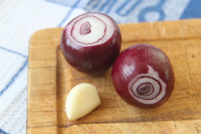 Чечевица со свеклой и шпинатом