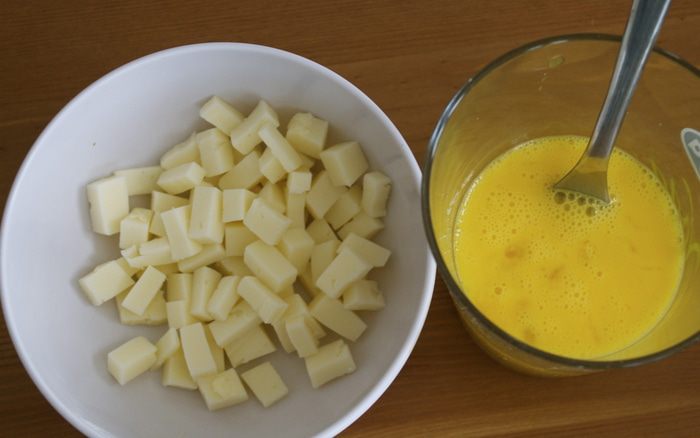 Заварной пирог с сыром и ветчиной