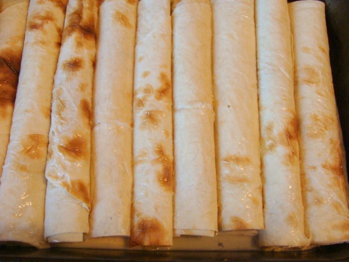 Трубочки из лаваша с начинкой