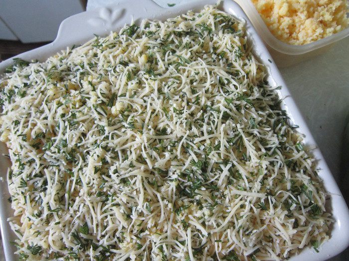 Запеканка кукурузная с помидорами и моцареллой