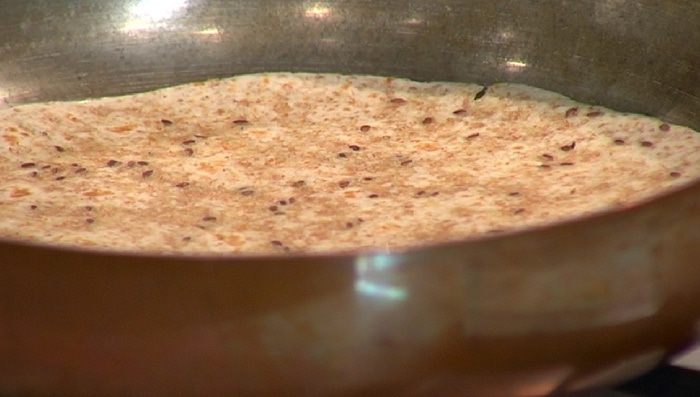 Тортильи с креветками и зеленым салатом