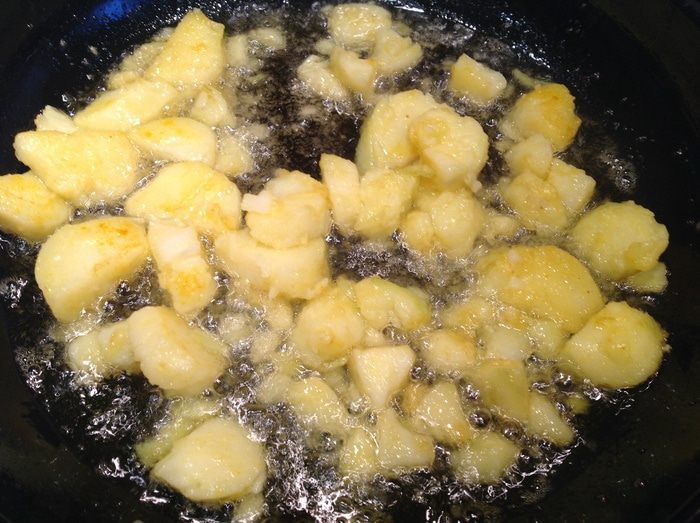 Теплый салат с кедровыми орешками