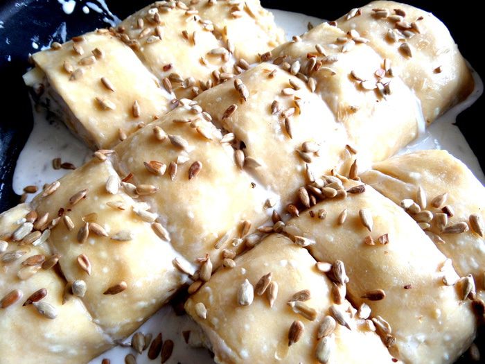 Творожный рулет с безейной прослойкой