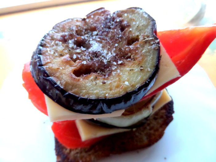 Овощные башенки с сыром