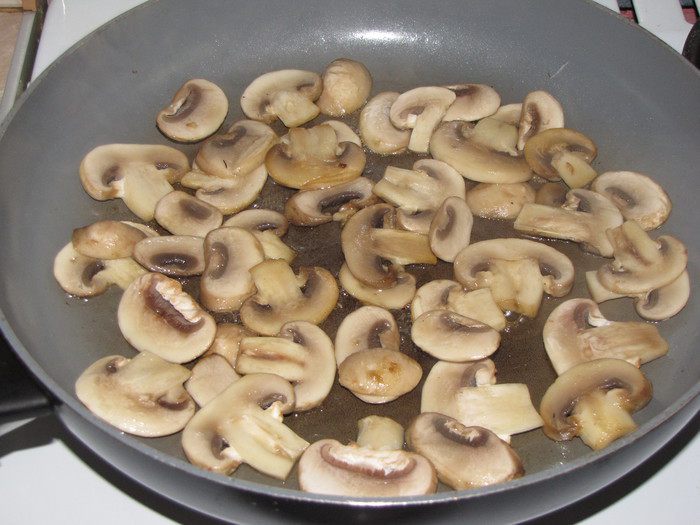 Японская лапша с овощами и омлетом