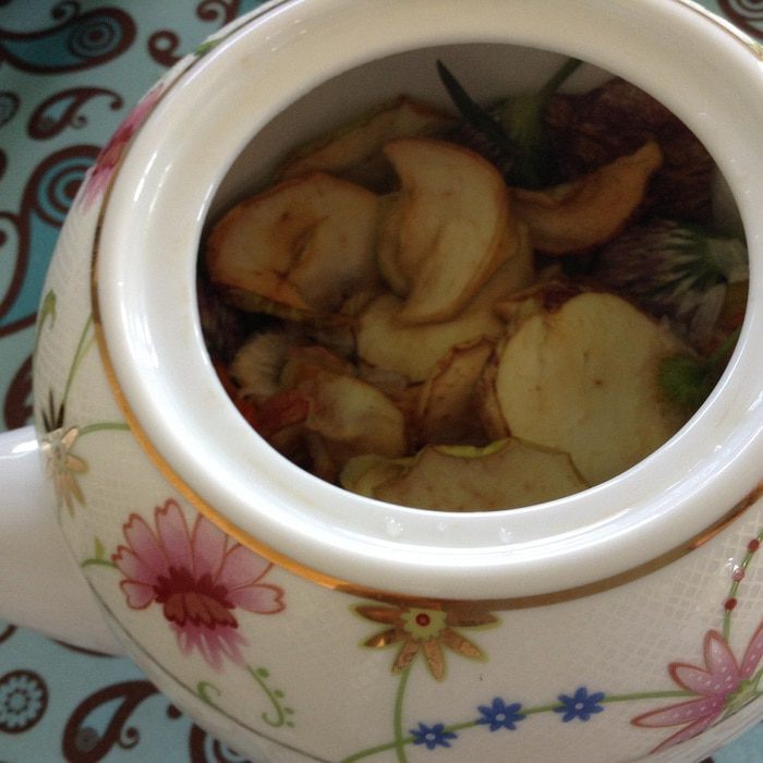 Цветочно-яблочный напиток