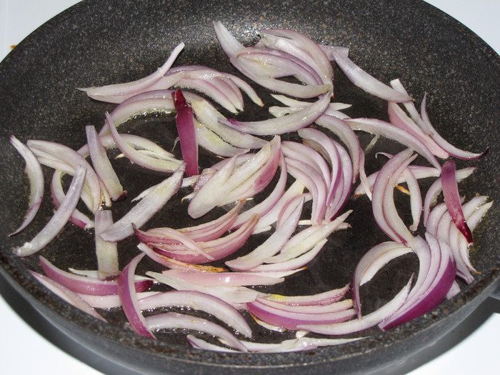 Тосты с грушей, голубым сыром и кедровыми орешками