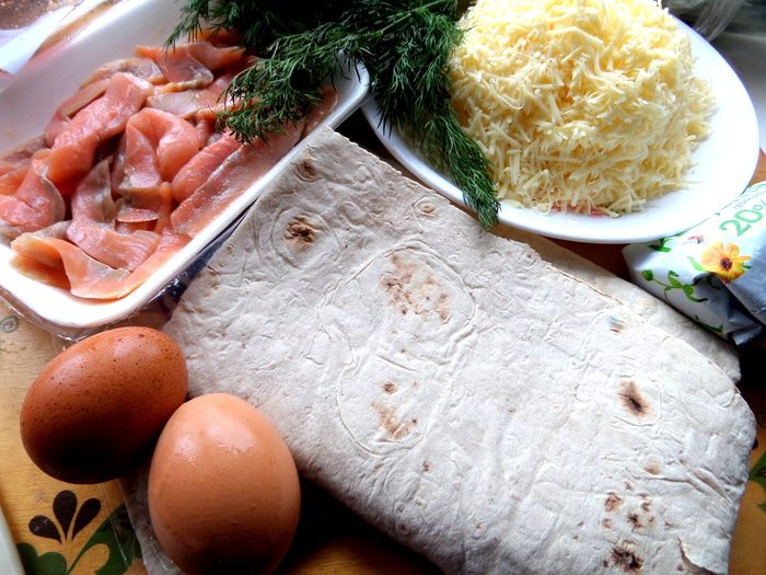 Торт из лосося с прослойкой из хачапури