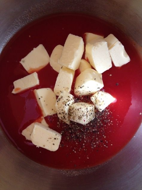 Закусочные томатные эклеры с кремом из моцареллы 