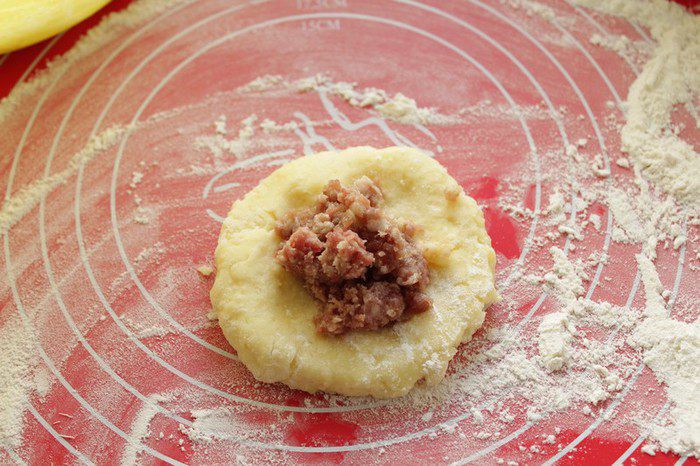 Запеченные картофельные шарики с фаршем