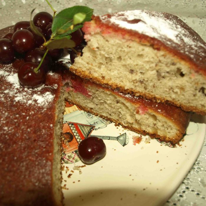 Пирог с вишневым сиропом