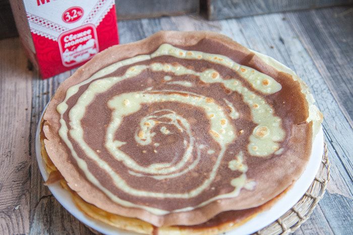 Блинный пирог с вишней и шоколадом