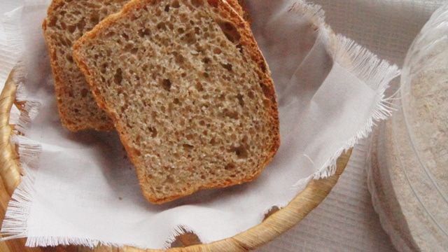 Цельнозерновой хлеб на сыворотке 