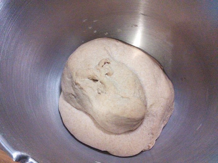 Цельнозерновой хлеб на закваске