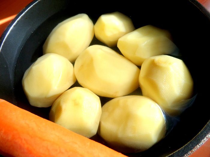 Картофельная запеканка с сельдереем и фаршем