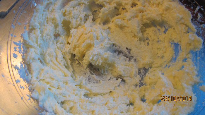 Пирог-перевертыш с грушей, клюквой и имбирем