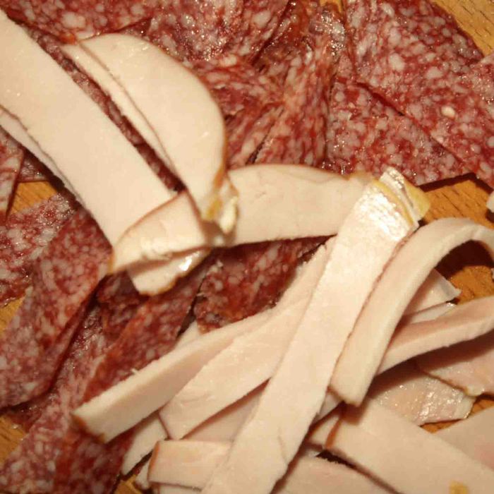 Пицца &amp;quot;Три сыра&amp;quot; с помидорами