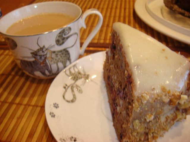 Пирог шоколадный с черной смородиной на основе кабачка