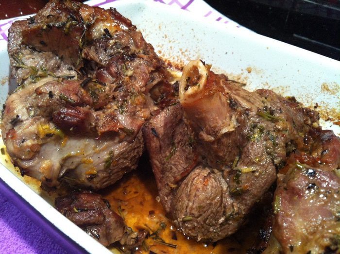 Баранина, запеченная с травами