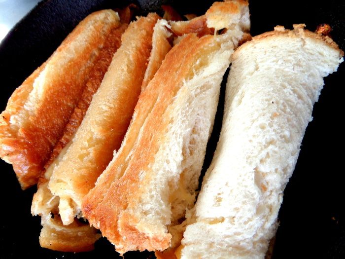 Хлебные сырные трубочки