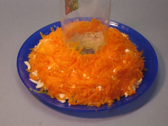 Салат с кальмарами