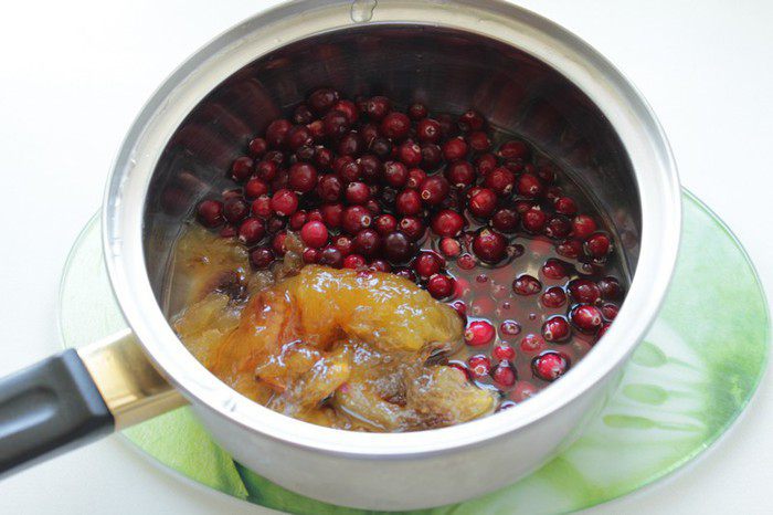 Паштет куриный со сливово-клюквенным желе