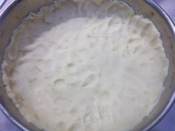 Шоколадный пирог с грушами