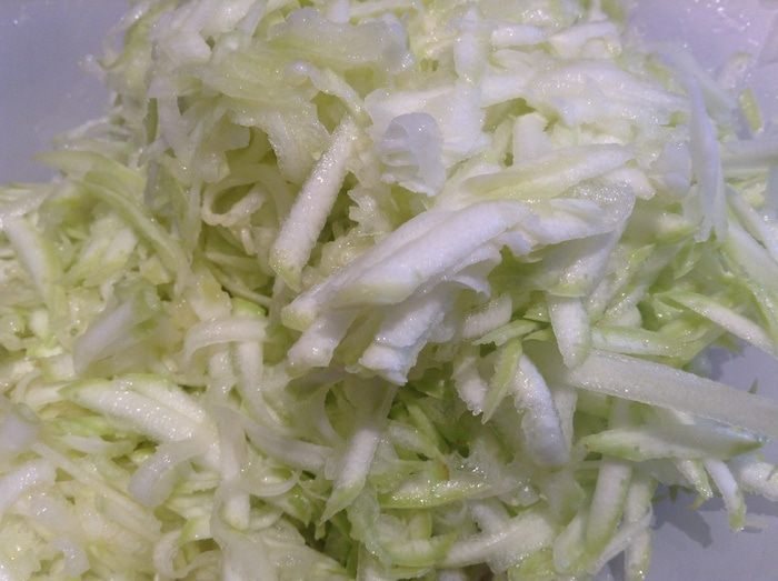 Котлеты из индейки и кабачка