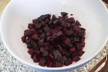 Салат из запеченной свеклы с апельсином и коньяком