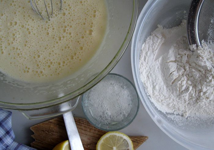 Пирог с яблоками и курагой