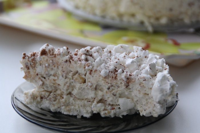 Сливочно-белковый десерт с фундуком