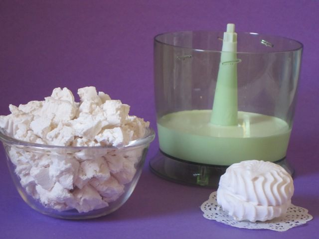 Ежевика с муссом из зефира