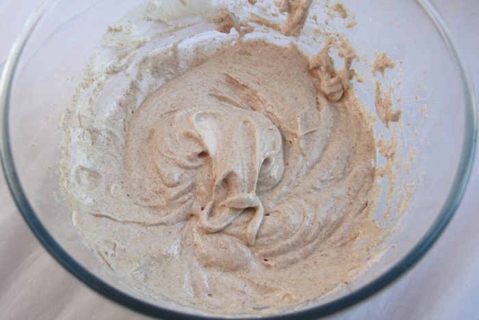 Кунжутный пирог с вишней 