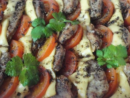 Свинина с помидорами и сыром