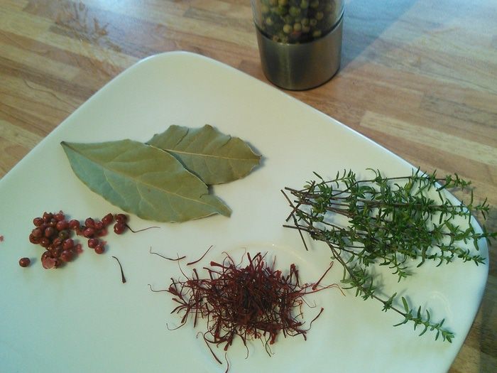 Кролик в шафрановом соусе