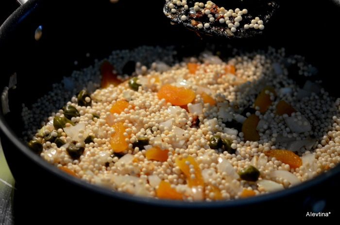 Куриные грудки с абрикосами и каперсами