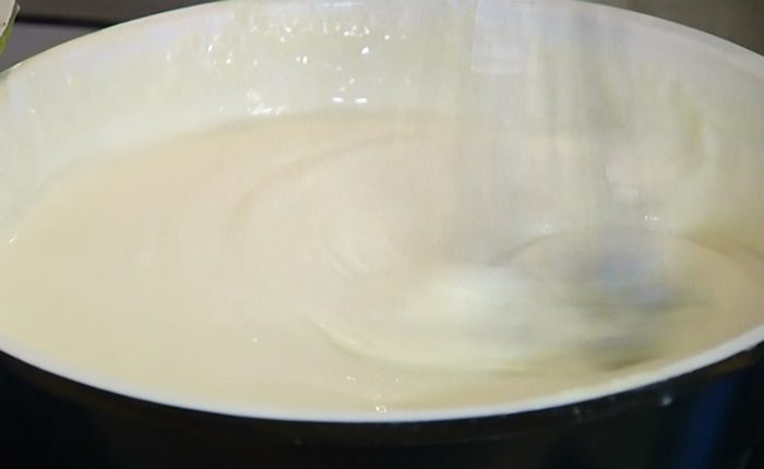 Фаршированные макароны под соусом бешамель 