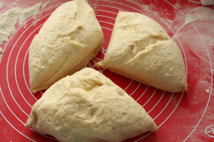 Калач с кунжутом